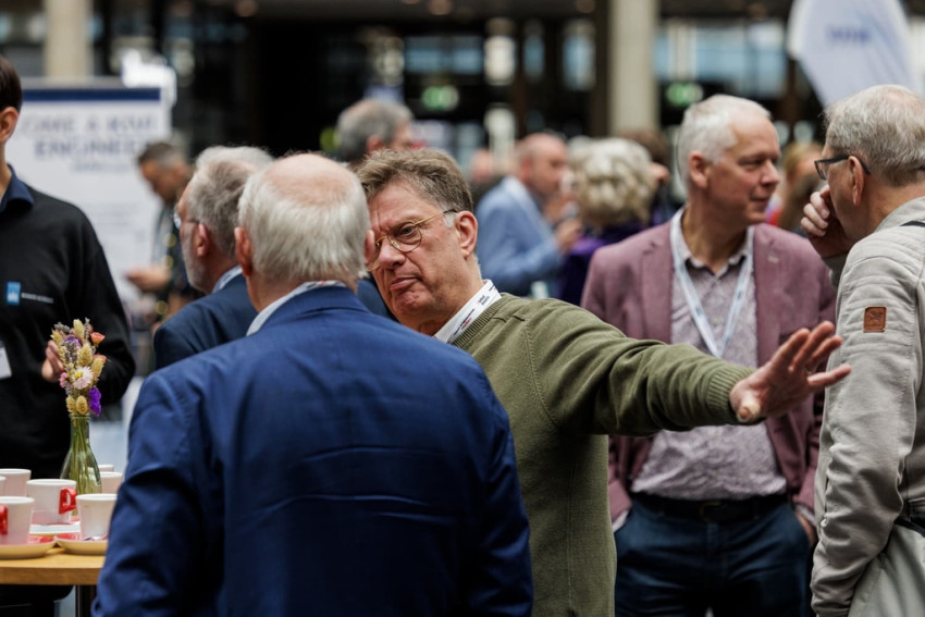 Jaarcongres 2024 bezoekers in gesprek