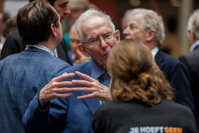 Jaarcongres 2024 bezoekers in gesprek