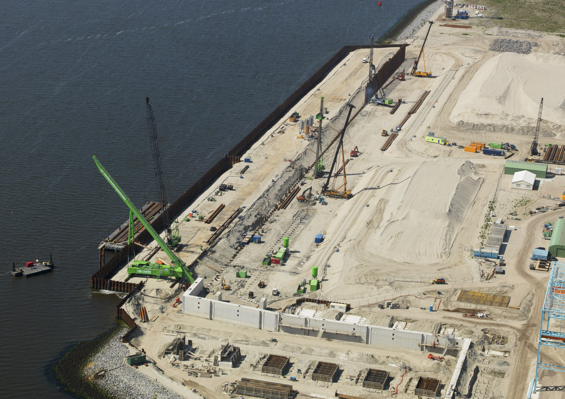 Construction Offshore Terminal Rotterdam - Activities - Hydraulic ...