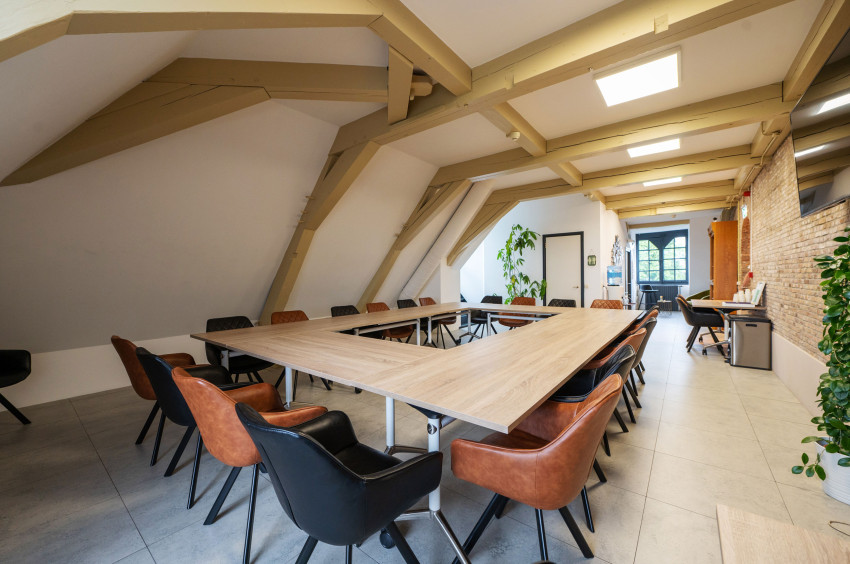 Sfeervolle zolder locatie te huur voor diverse doeleinden